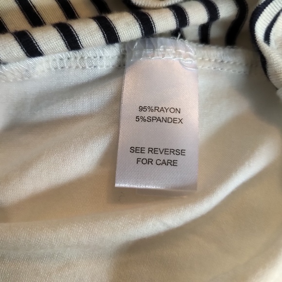 Curve Revolution Tunic Top NWT 2X - Picture 6 of 6